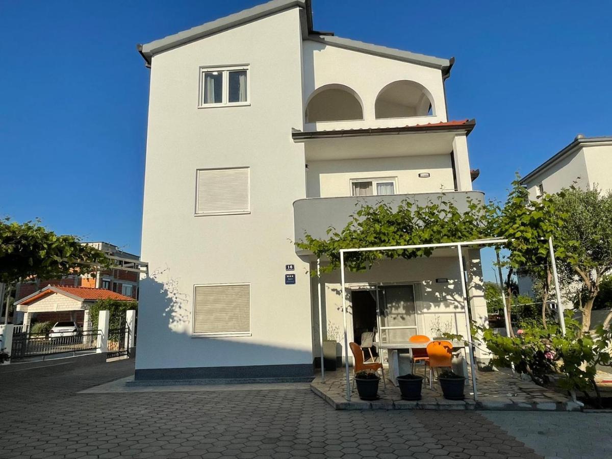 Apartments Antea Рогозниця Екстер'єр фото