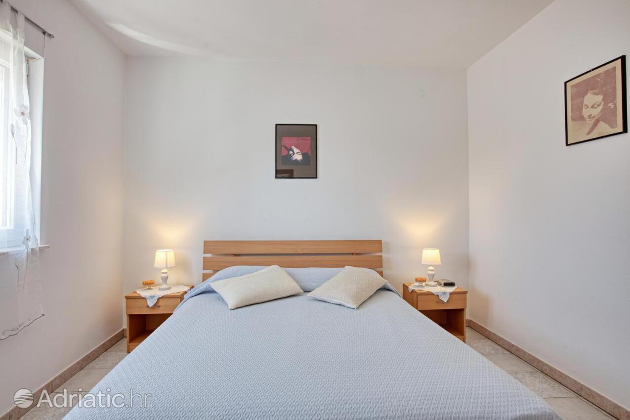 Apartments Antea Рогозниця Екстер'єр фото