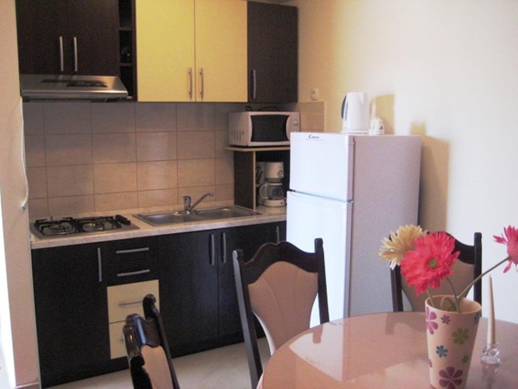 Apartments Antea Рогозниця Екстер'єр фото