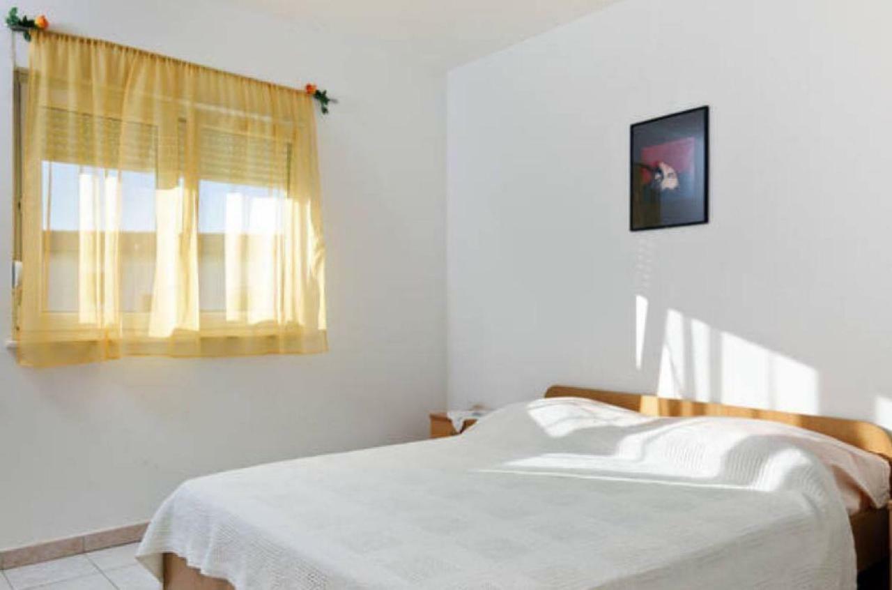 Apartments Antea Рогозниця Екстер'єр фото