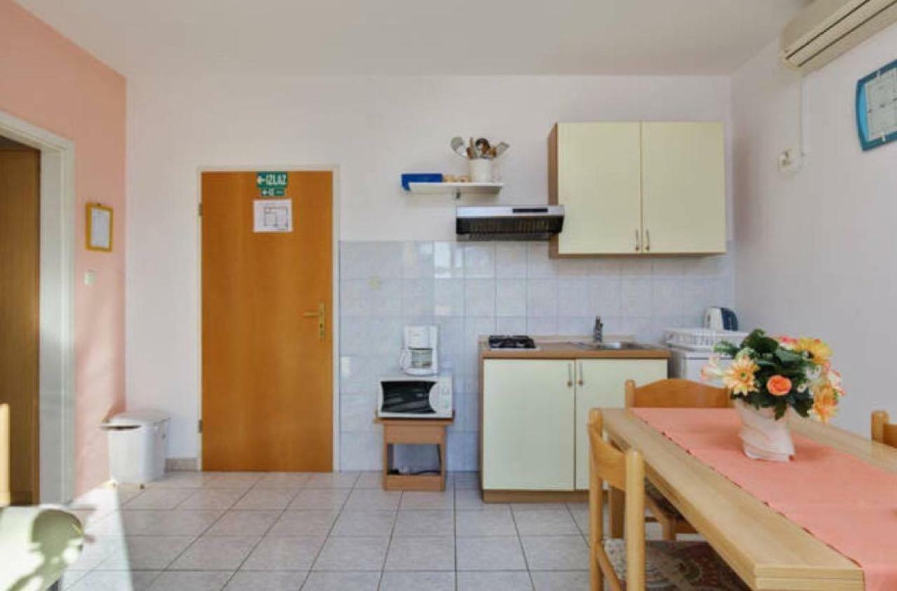 Apartments Antea Рогозниця Екстер'єр фото