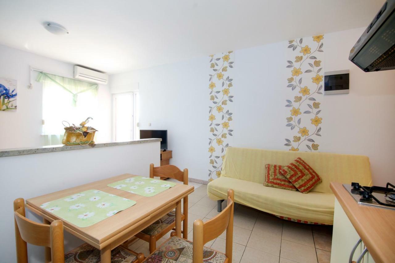 Apartments Antea Рогозниця Екстер'єр фото
