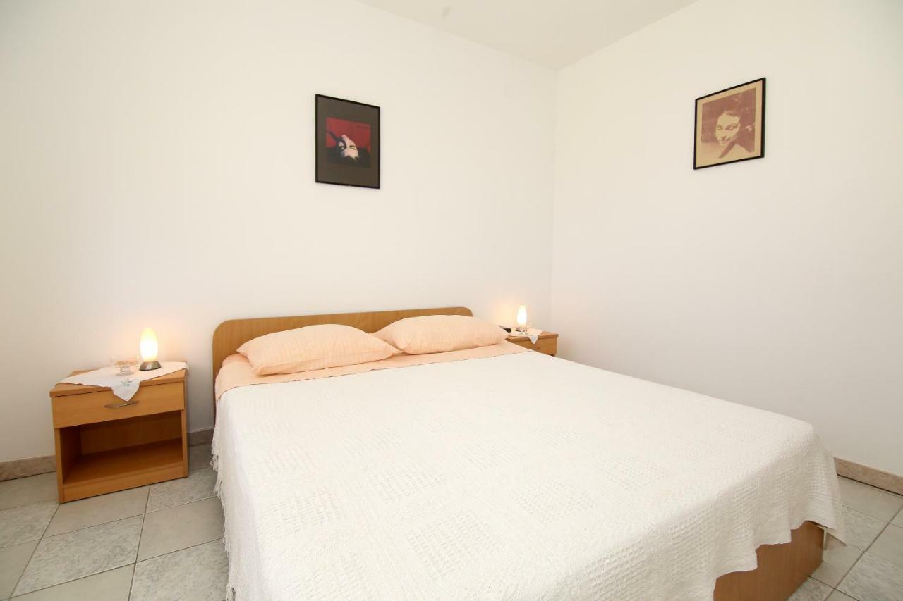 Apartments Antea Рогозниця Екстер'єр фото