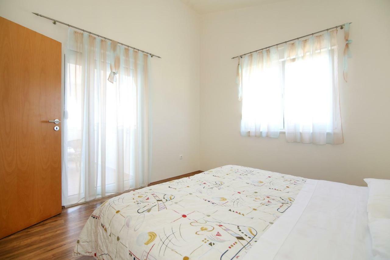 Apartments Antea Рогозниця Екстер'єр фото