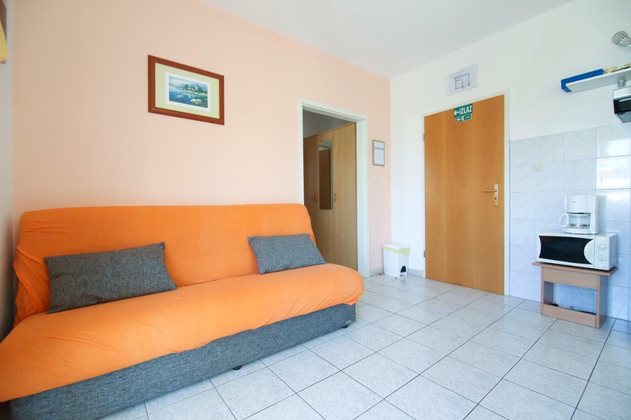 Apartments Antea Рогозниця Екстер'єр фото
