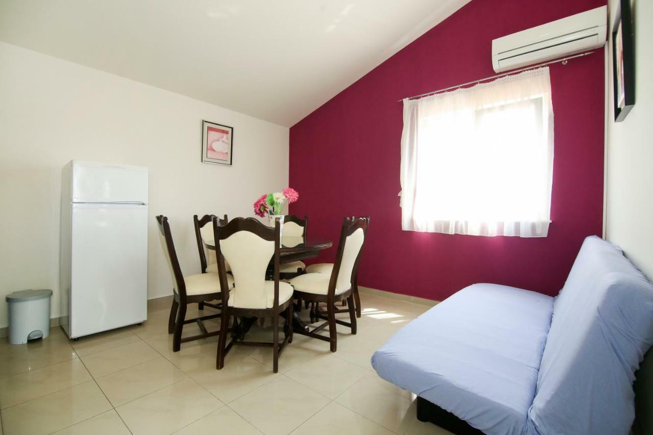 Apartments Antea Рогозниця Екстер'єр фото